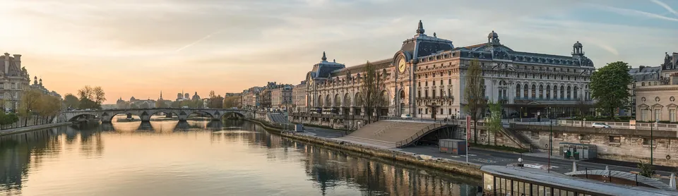 Musée d’Orsay, Pont Royal und die Seine im Morgenlicht.