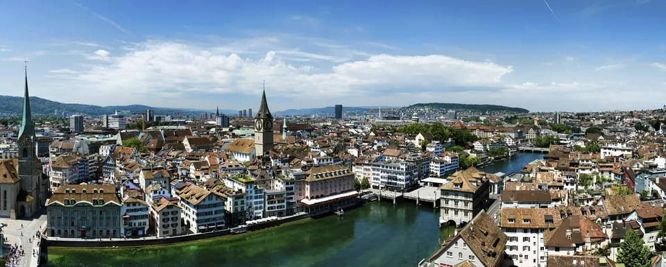 Zürich und die Limmat, vom Grossmünster aus gesehen.